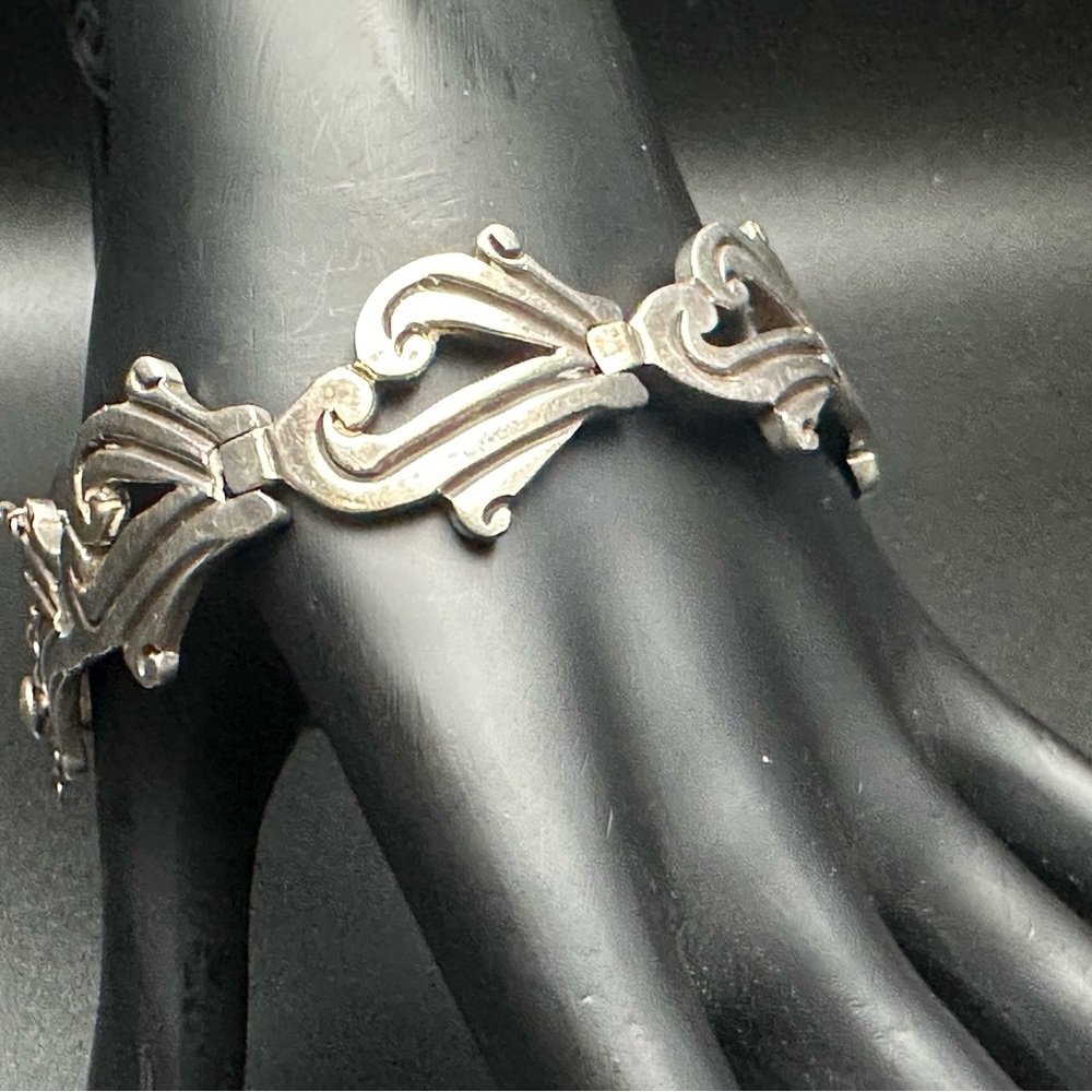 Sylvan Crest Bracelet